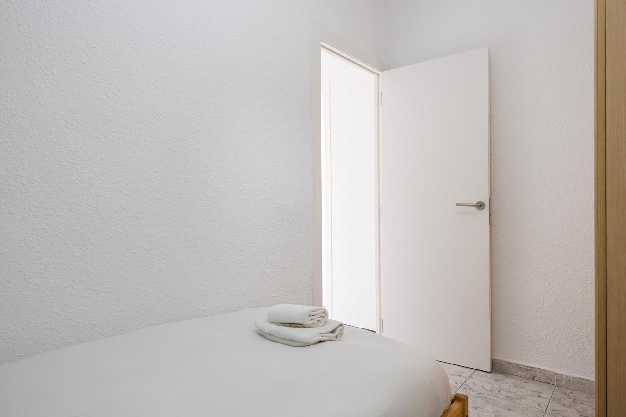 Besos - Bright Apartment Close To Congress & Port Sant Adria de Besos Buitenkant foto